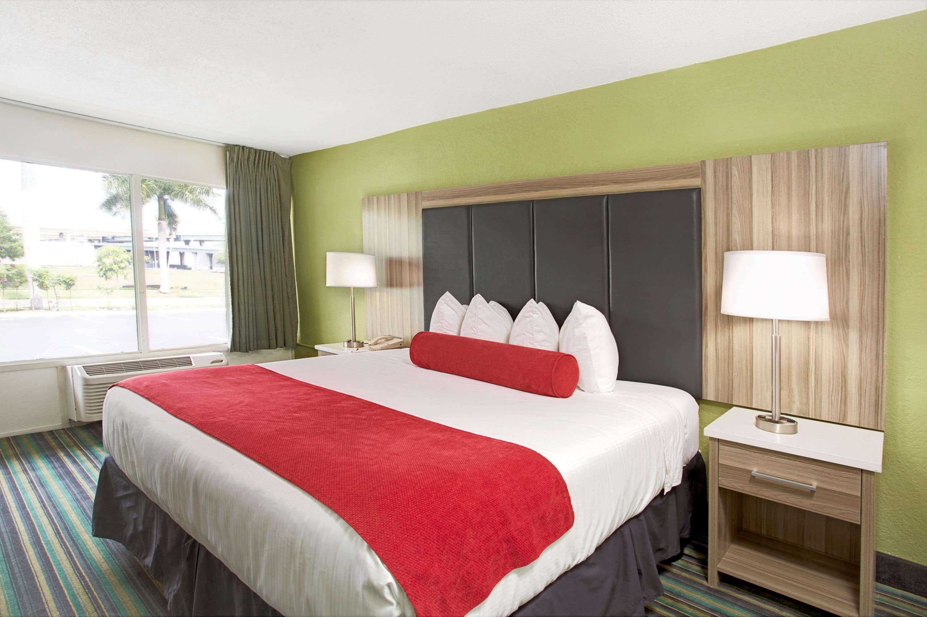 Ramada By Wyndham Fort Lauderdale Airport/Cruise Port Extérieur photo